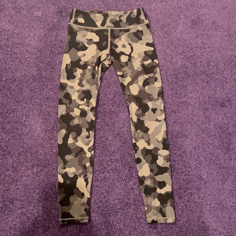 ATHLETA CAMO LEGGINGS